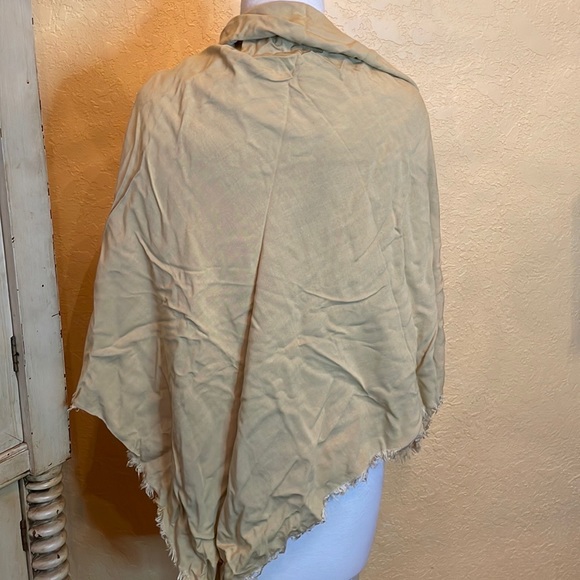 Scarfs - Picture 10 of 10